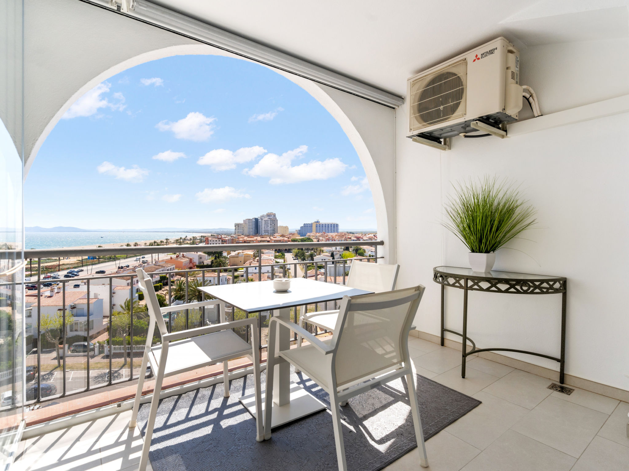 Photo of WELCS ESTUDIO 057 EMP Frente al Mar