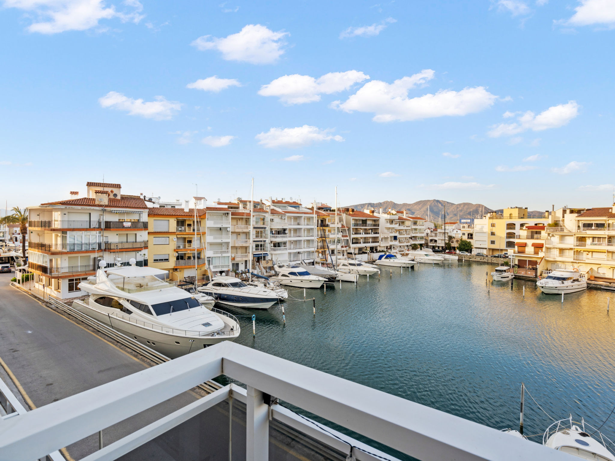 Photo of WELCS APARTAMENTO 055 EMP con terraza y vistas