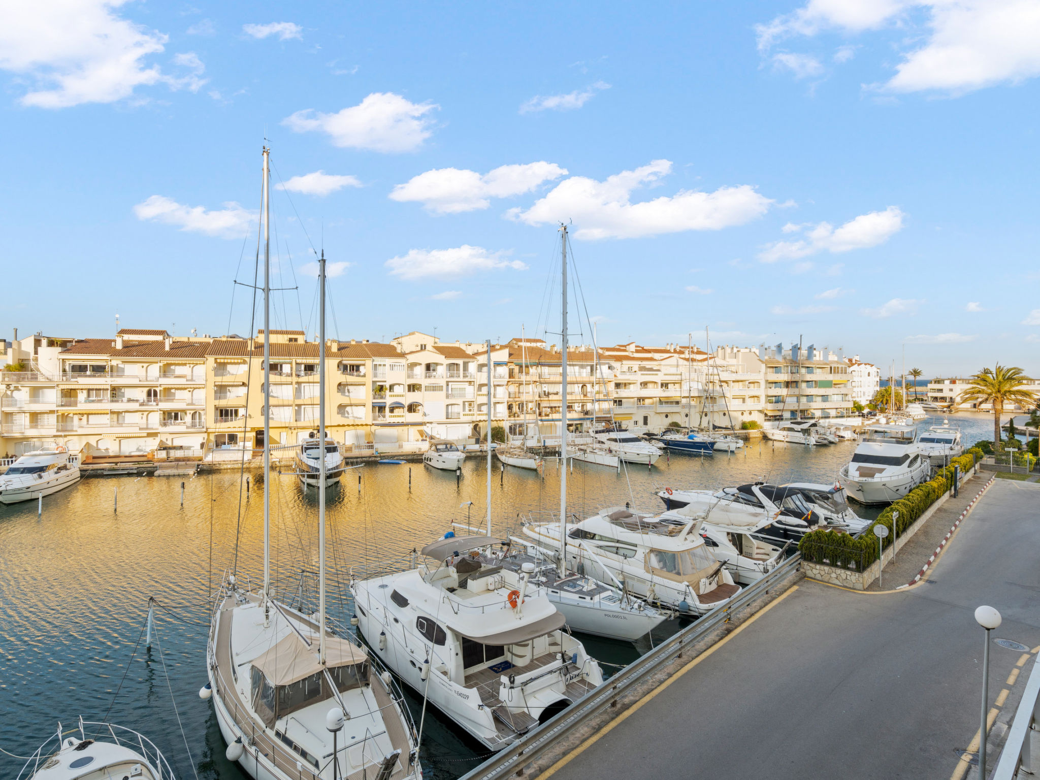 Photo of WELCS APARTAMENTO 055 EMP con terraza y vistas