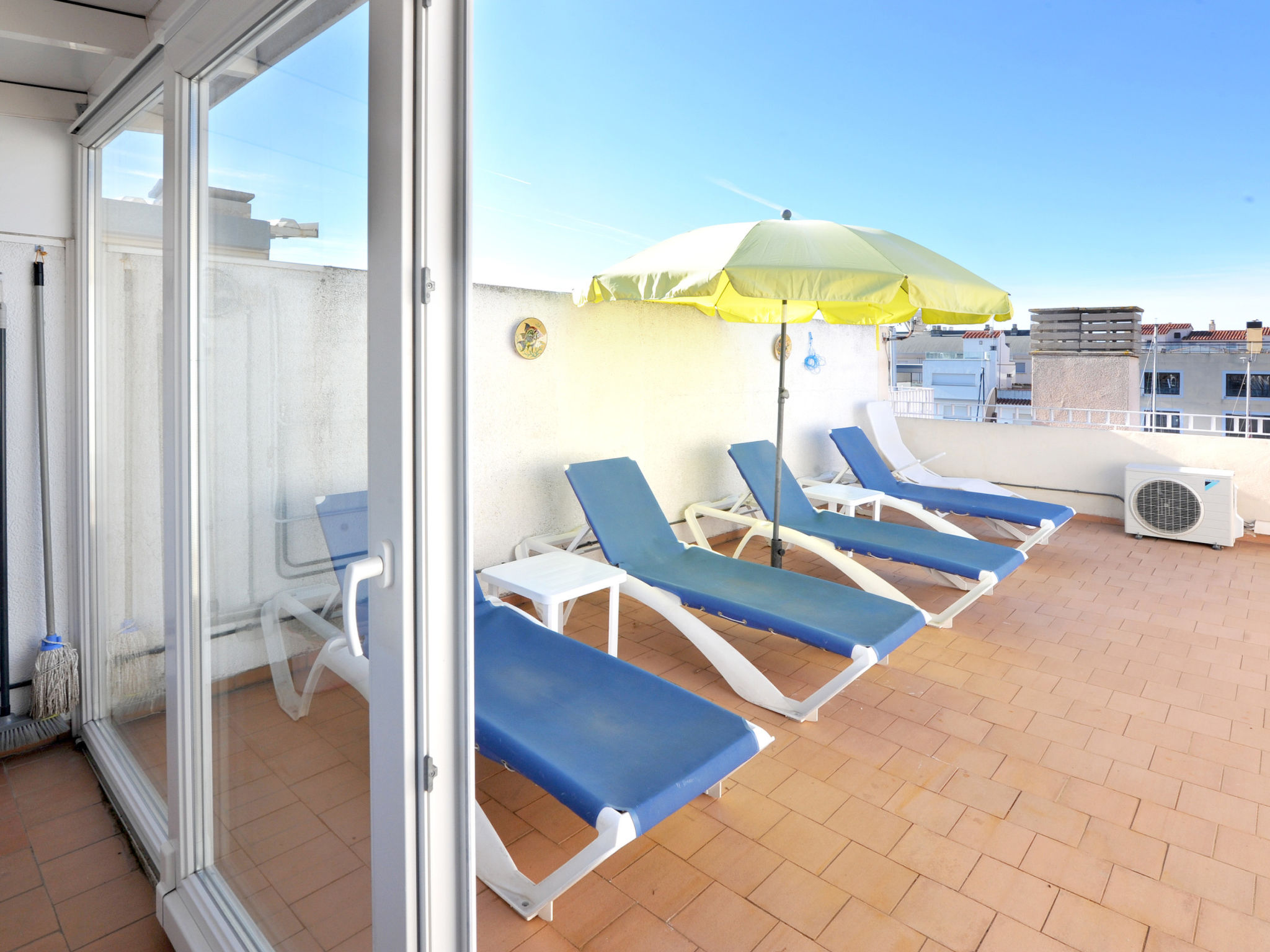 Photo of WELCS APARTAMENTO 118 EMP con vistas al canal