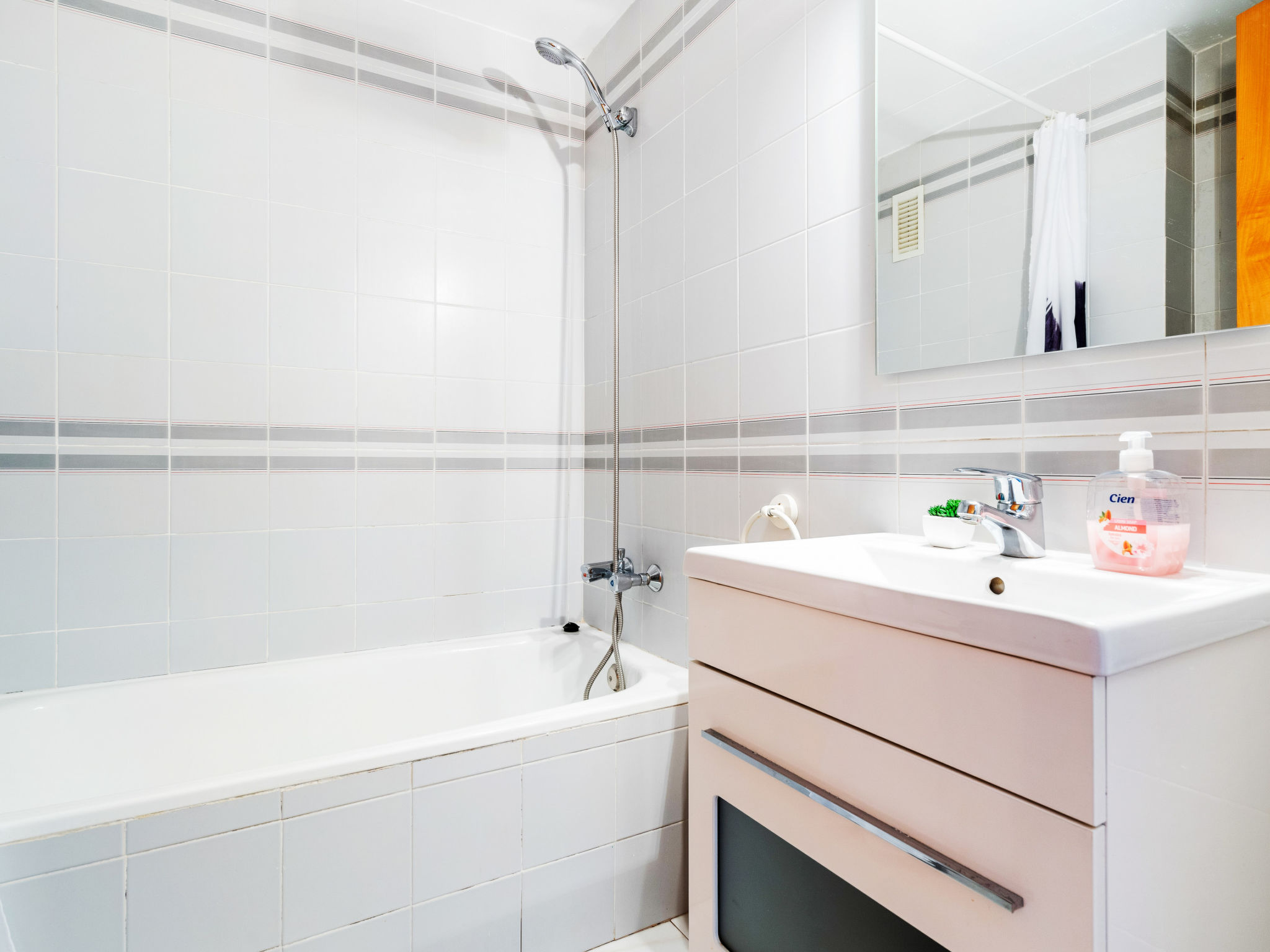 Photo of WELCS ESTUDIO 082 EMP  Frente del Mar