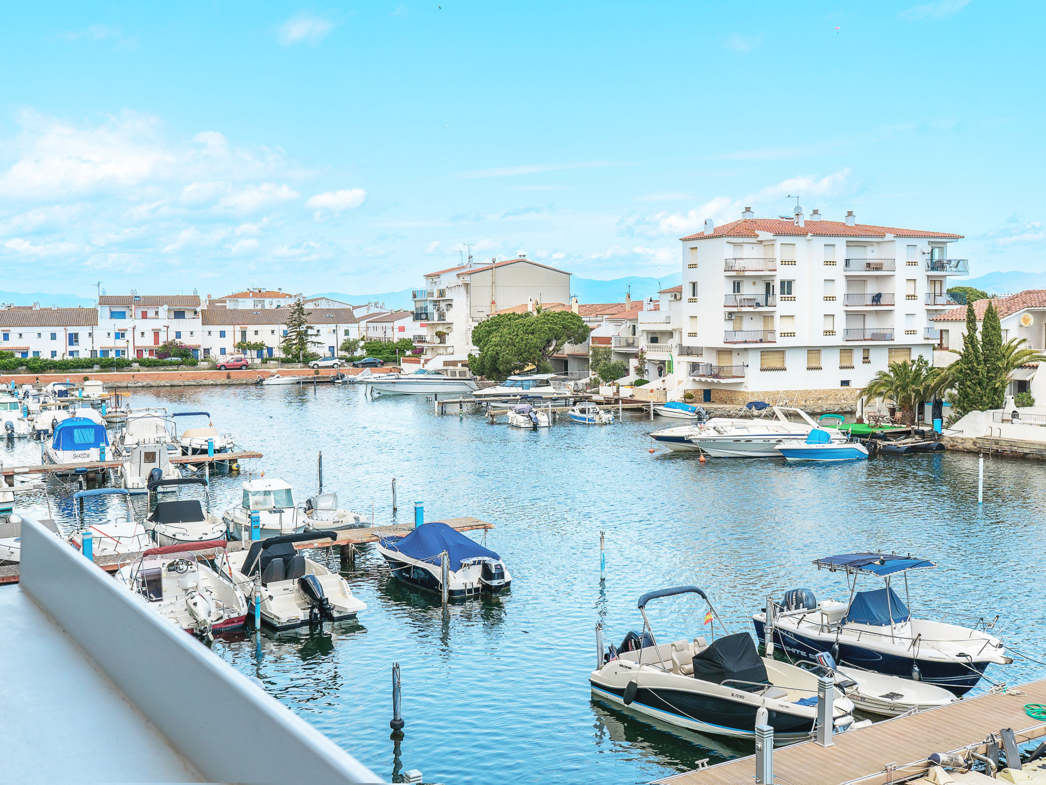 Photo of WELCS APARTAMENTO 143 EMP con vistas al canal