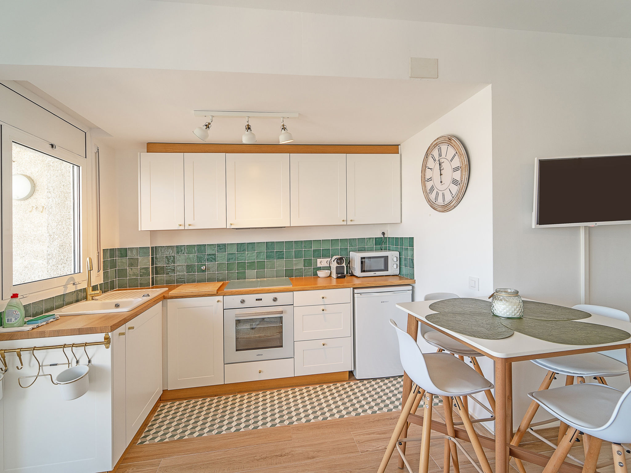 Photo of WELCS APARTAMENTO 143 EMP con vistas al canal