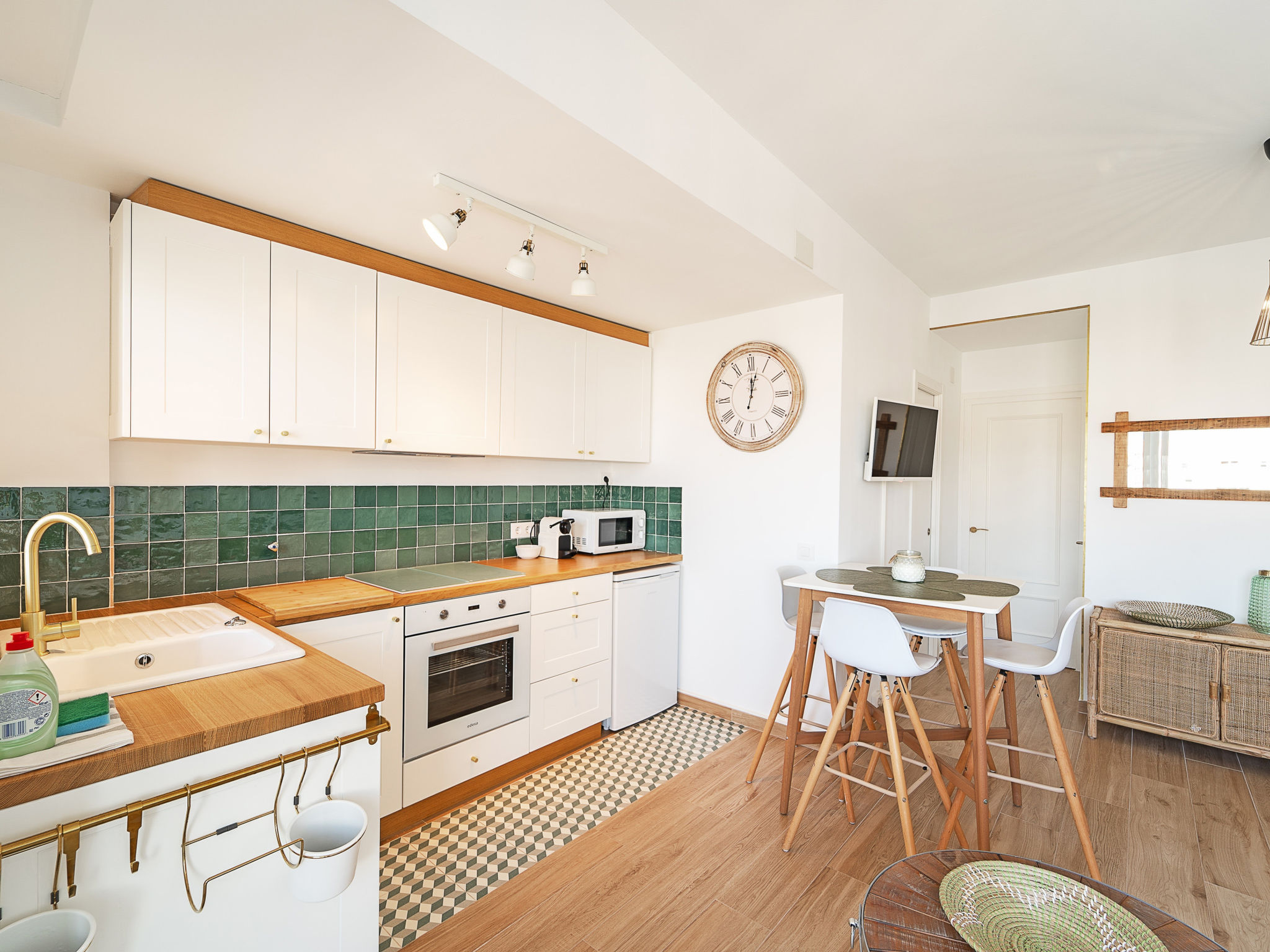 Photo of WELCS APARTAMENTO 143 EMP con vistas al canal