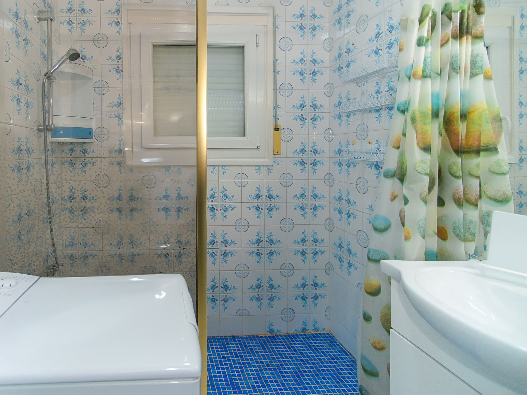 Photo of WELCS CASA  240 EMP con piscina y vista al canal