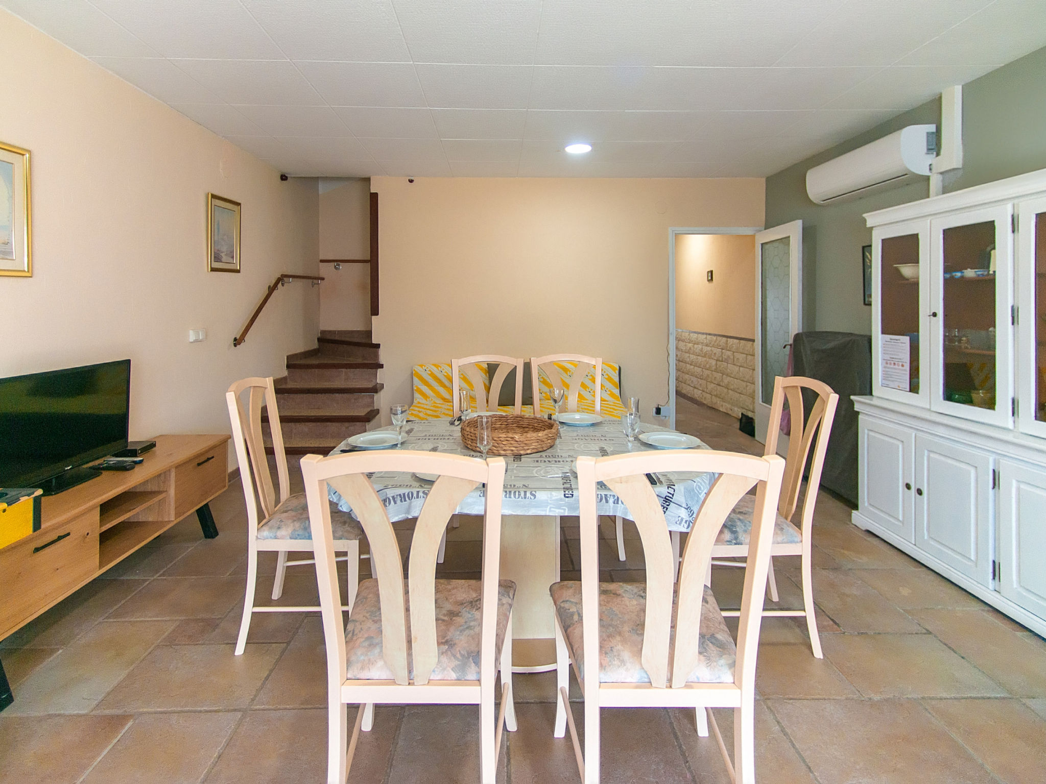 Photo of WELCS CASA  240 EMP con piscina y vista al canal