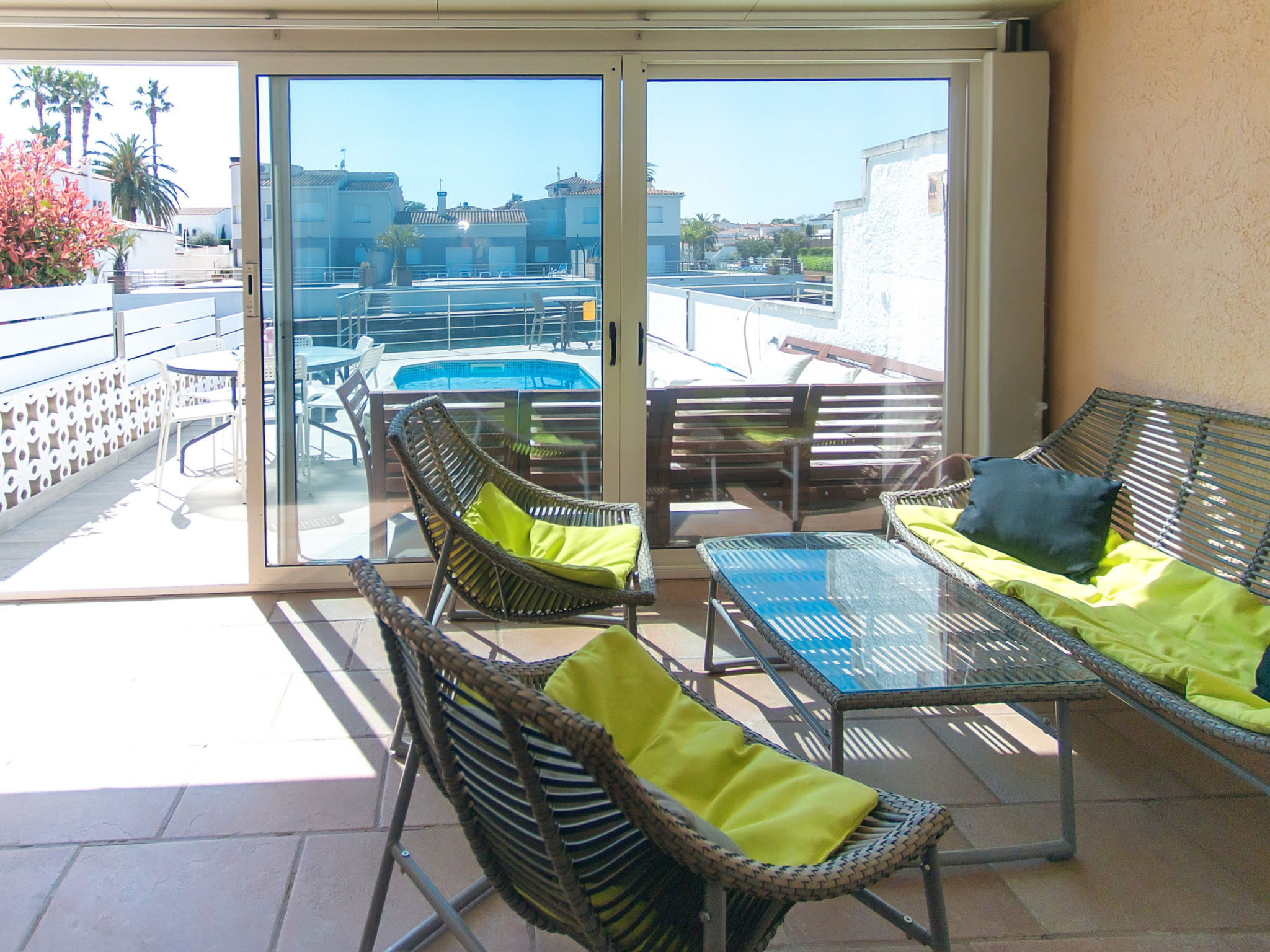 Photo of WELCS CASA  240 EMP con piscina y vista al canal