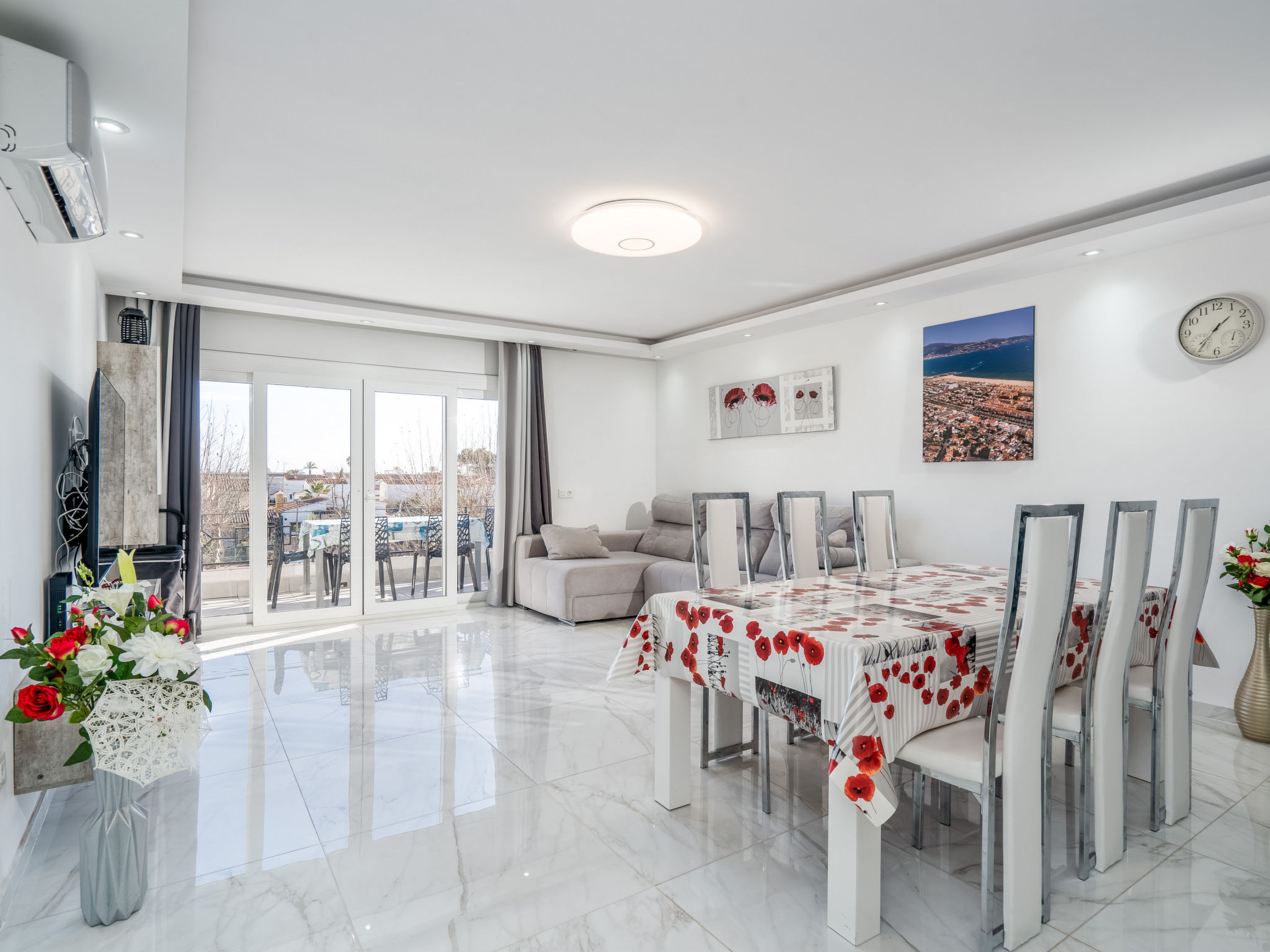 Photo of WELCS APARTAMENTO 048 EMP con Terraza y Vistas