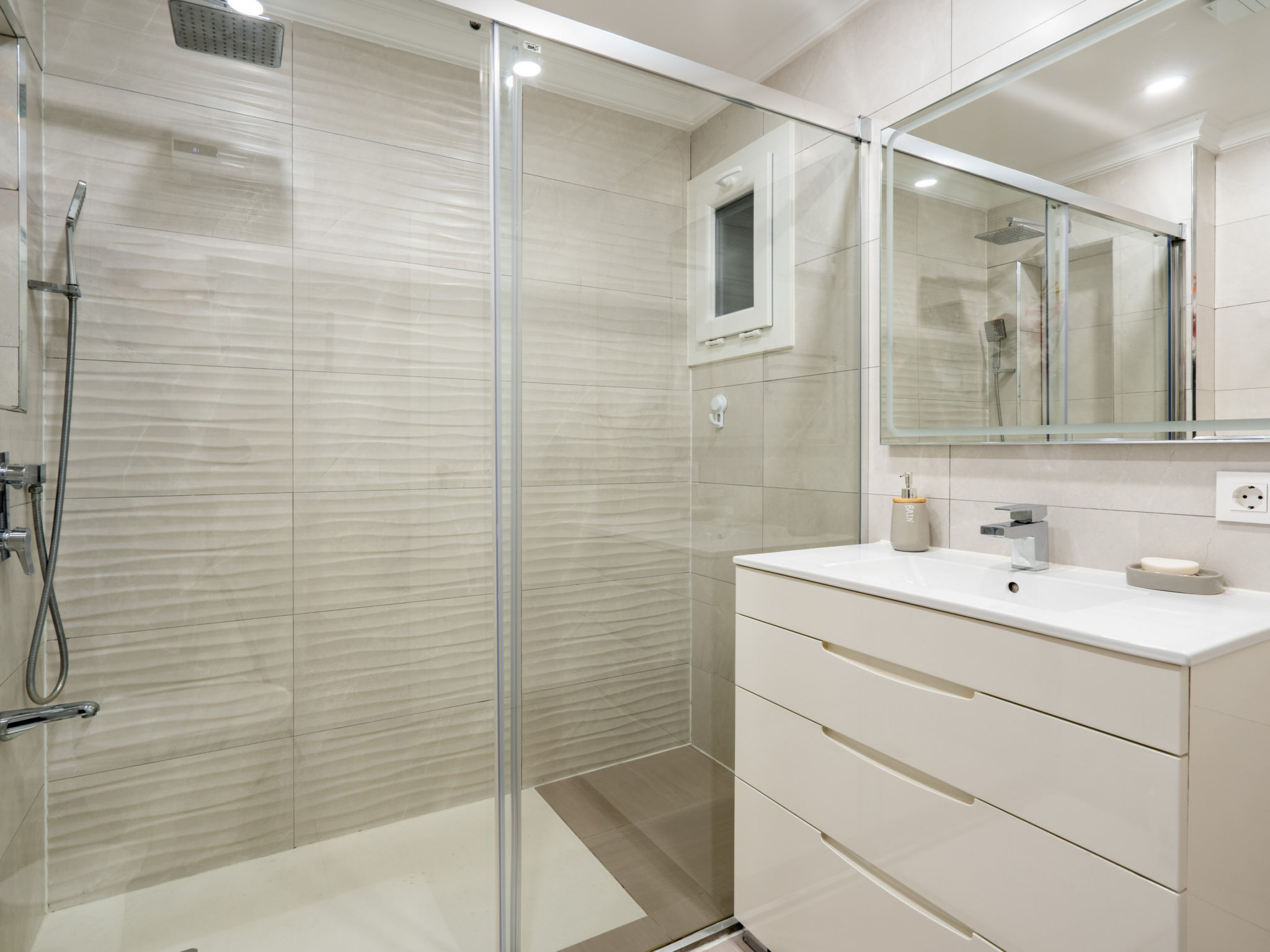 Photo of WELCS APARTAMENTO 048 EMP con Terraza y Vistas