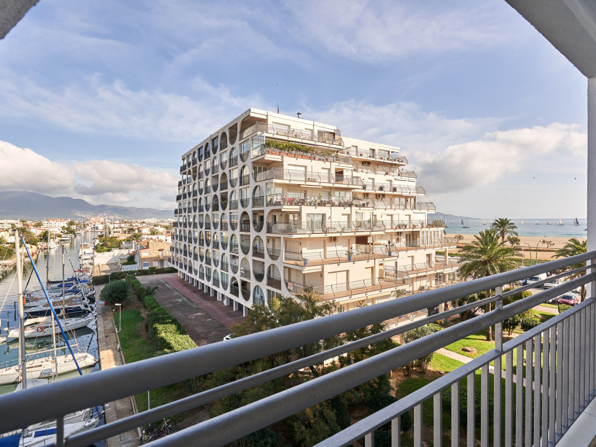 Photo of WELCS DUPLEX 026 EMP frente al canal y vistas