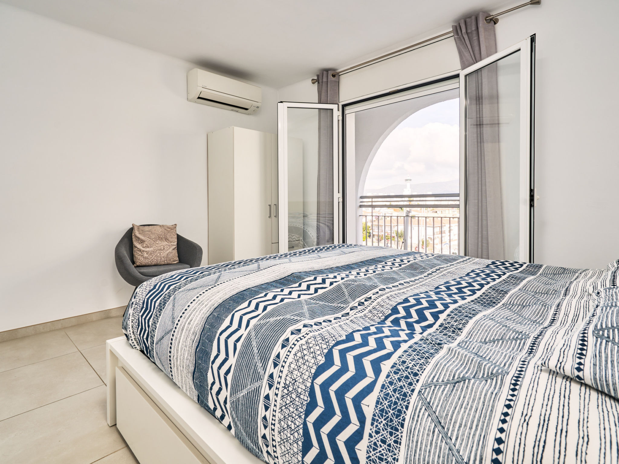 Photo of WELCS DUPLEX 026 EMP frente al canal y vistas