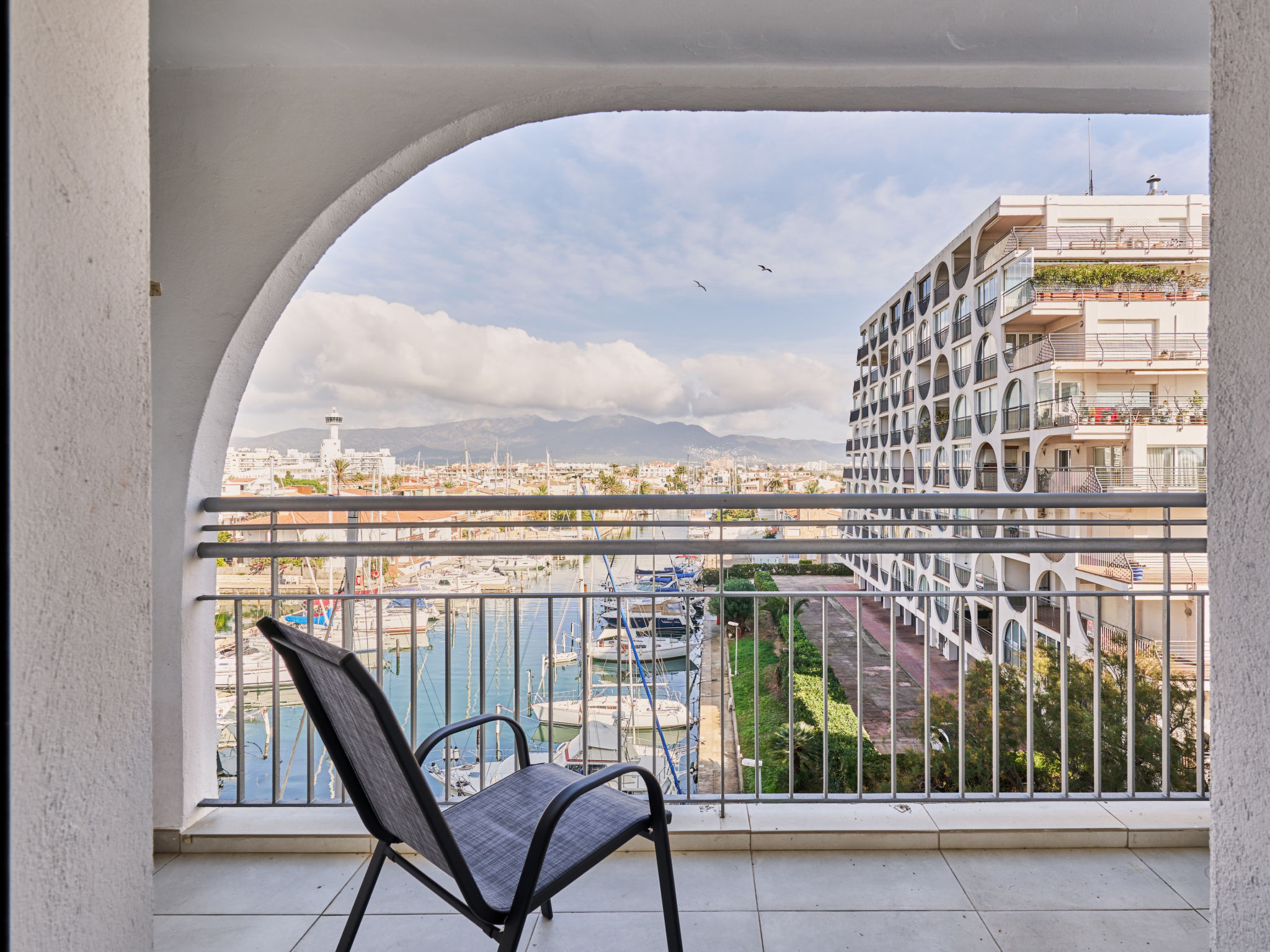 Photo of WELCS DUPLEX 026 EMP frente al canal y vistas