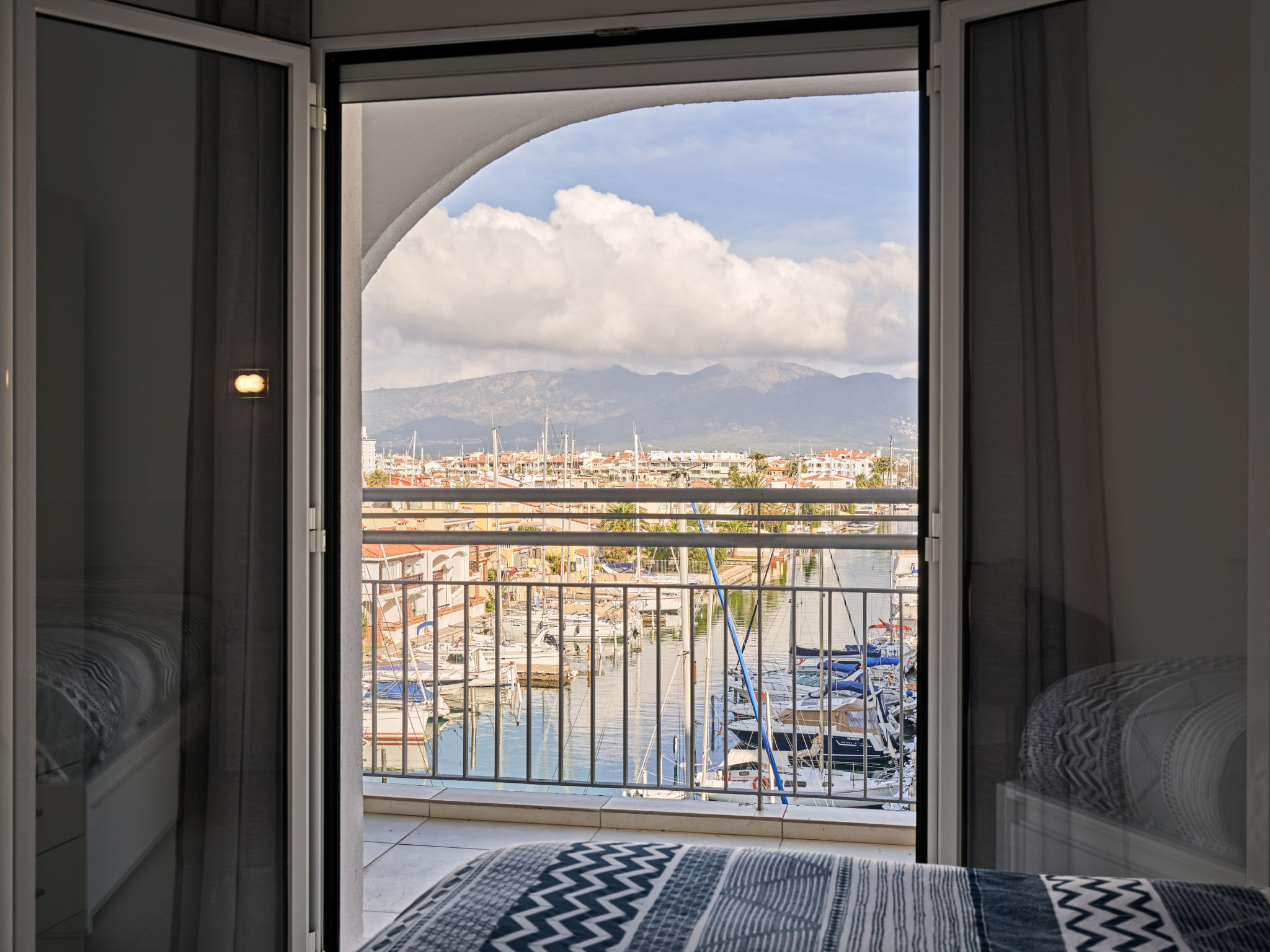 Photo of WELCS DUPLEX 026 EMP frente al canal y vistas