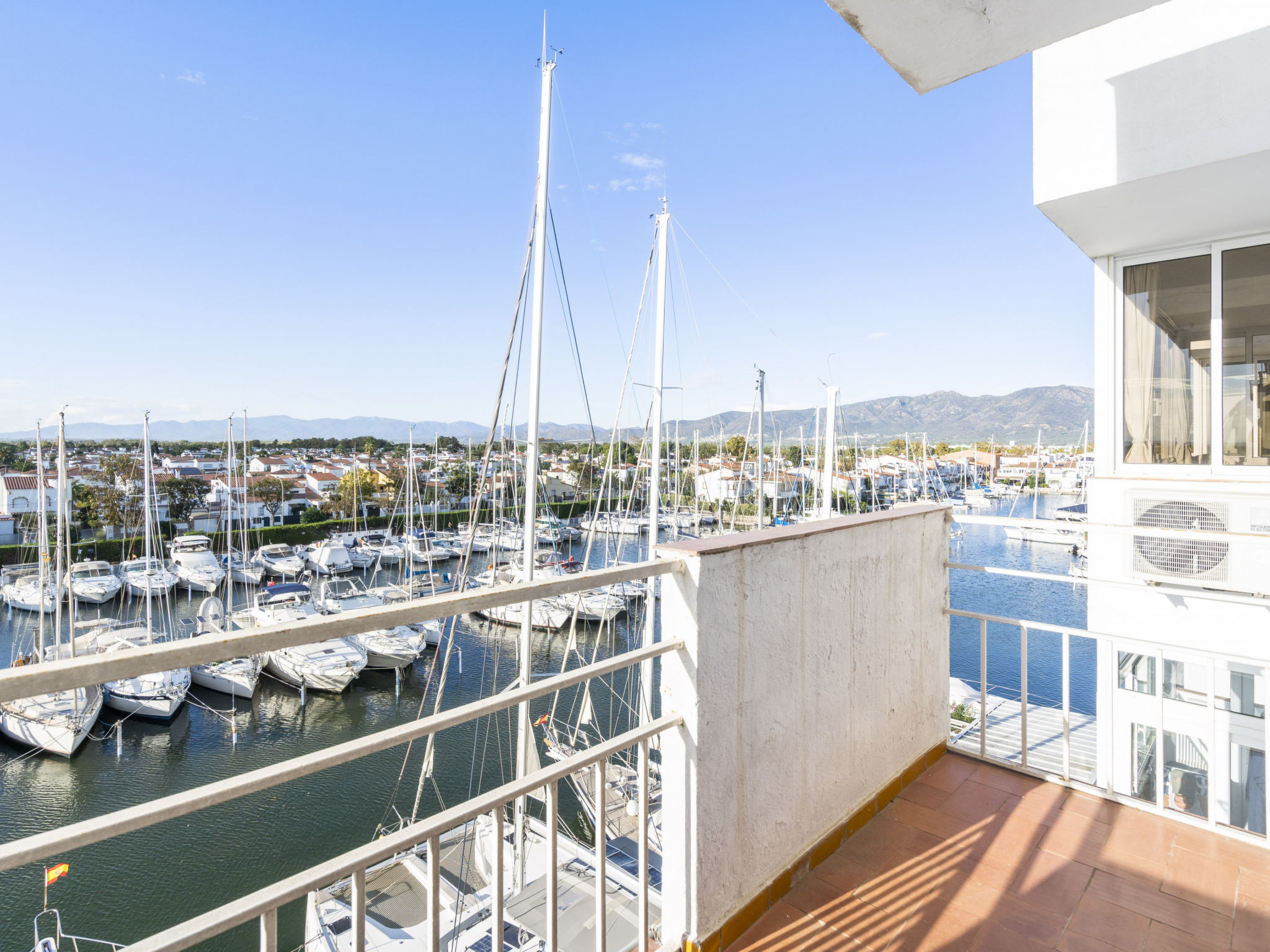 Photo of WELCS APARTAMENTO 227 EMP  con vistas al canal