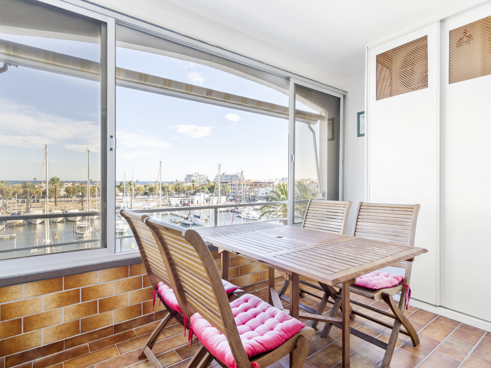 Photo of WELCS APARTAMENTO 227 EMP  con vistas al canal