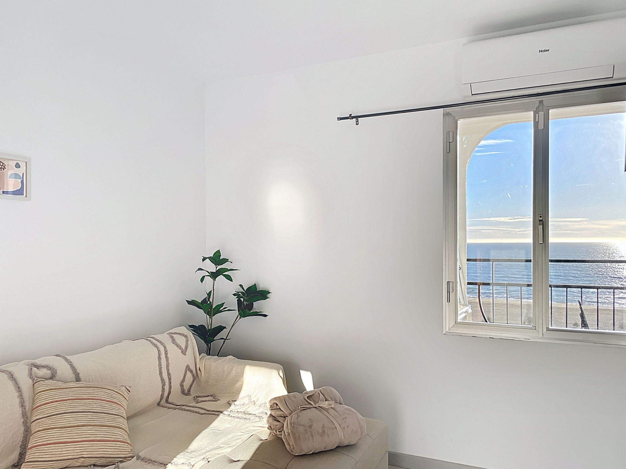 Photo of WELCS ESTUDIO 266 EMP con vista al mar