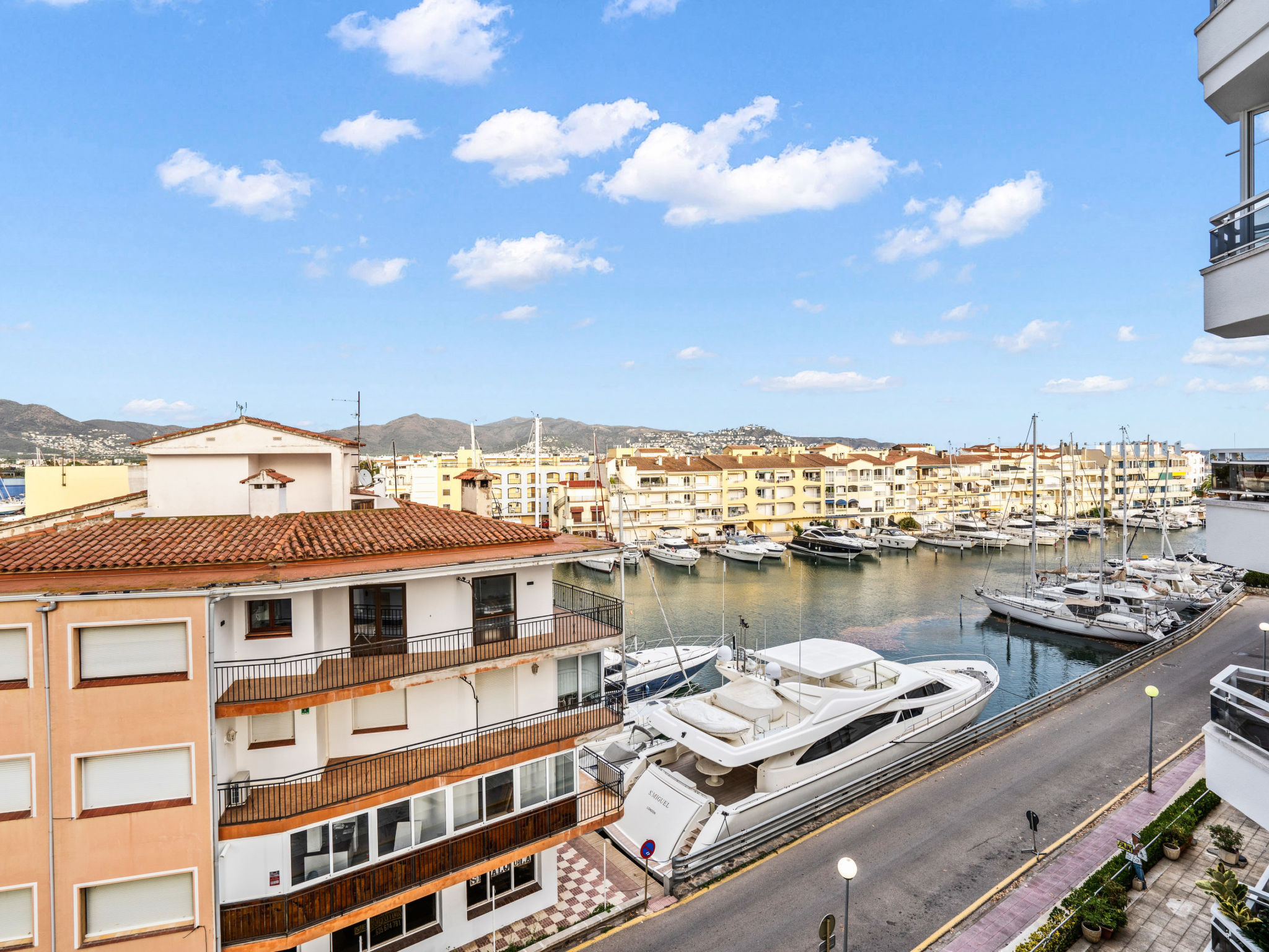 Photo of WELCS APARTAMENTO 226 EMP frente al Canal