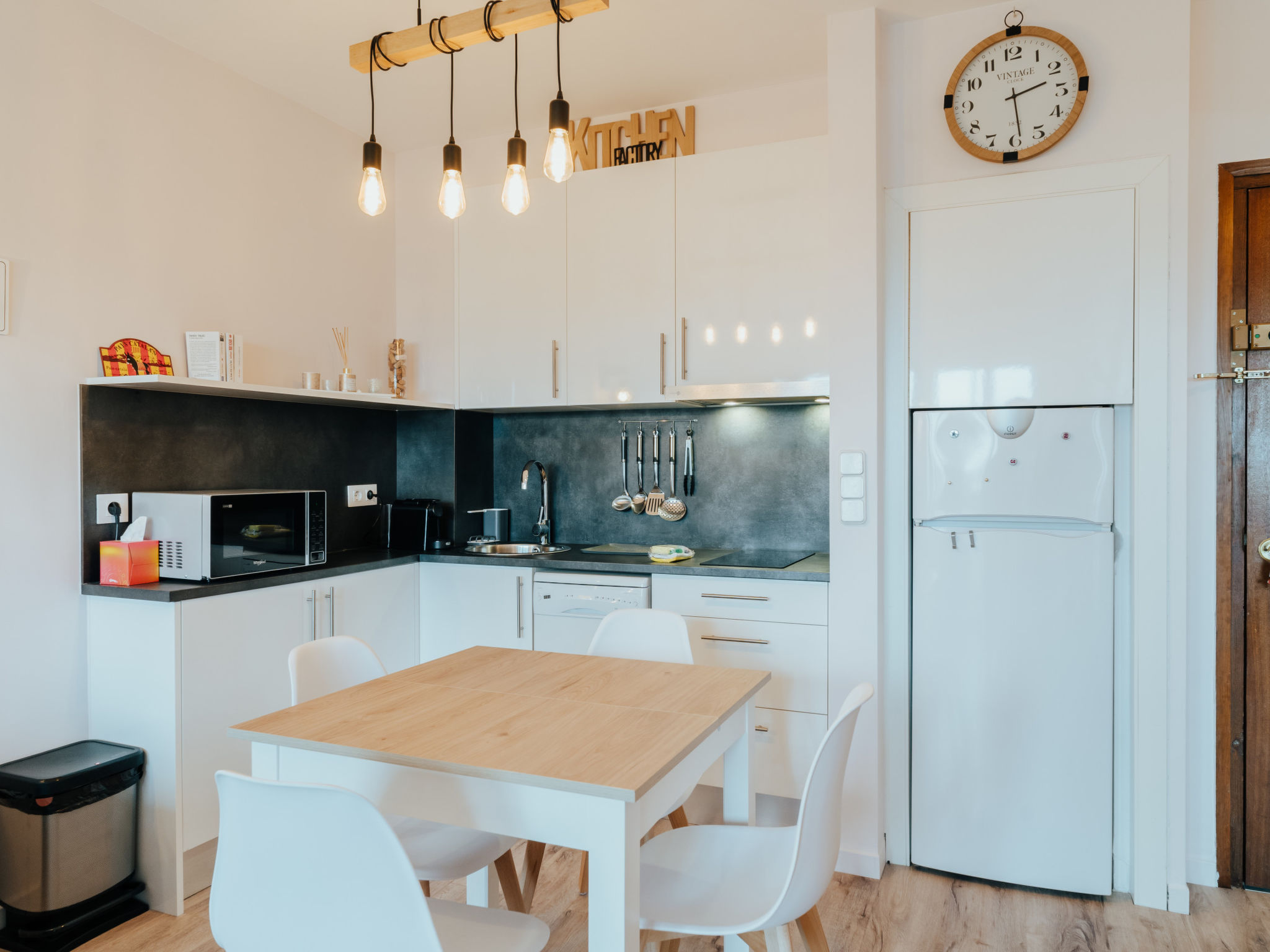 Photo of WELCS APARTAMENTO 193 EMP con vistas al canal