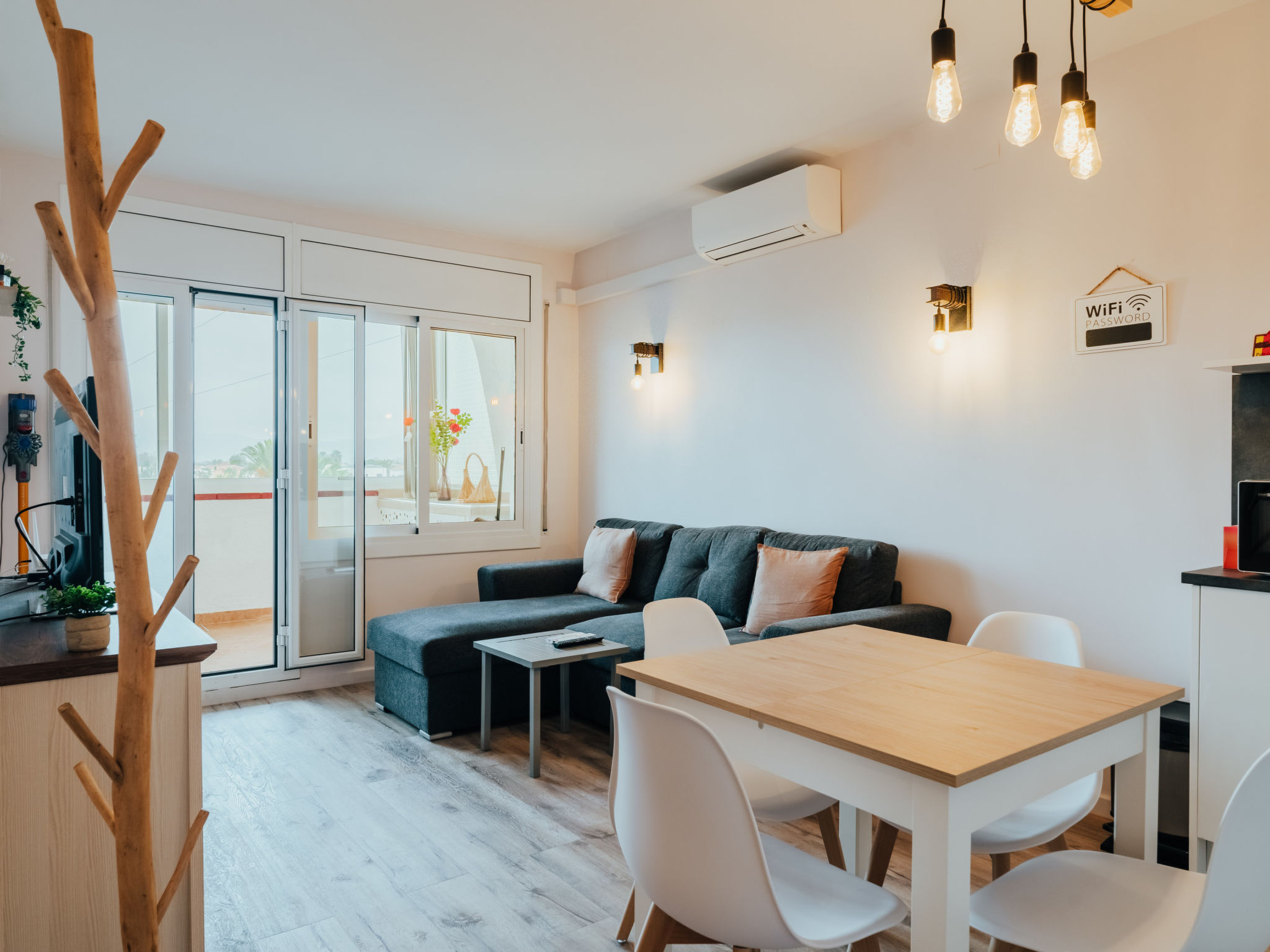 Photo of WELCS APARTAMENTO 193 EMP con vistas al canal