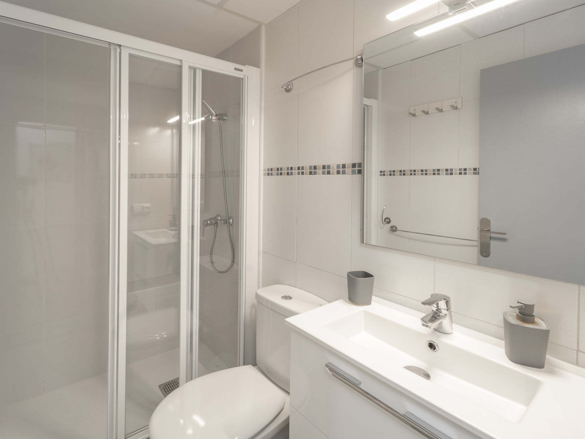 Photo of WELCS APARTAMENTO 100 EMP  con vistas al canal