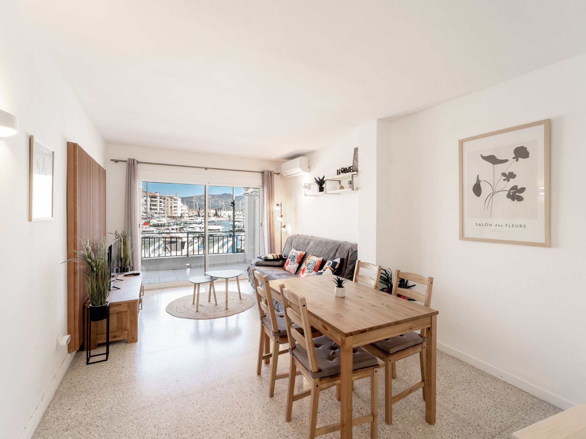 Photo of WELCS APARTAMENTO 100 EMP  con vistas al canal