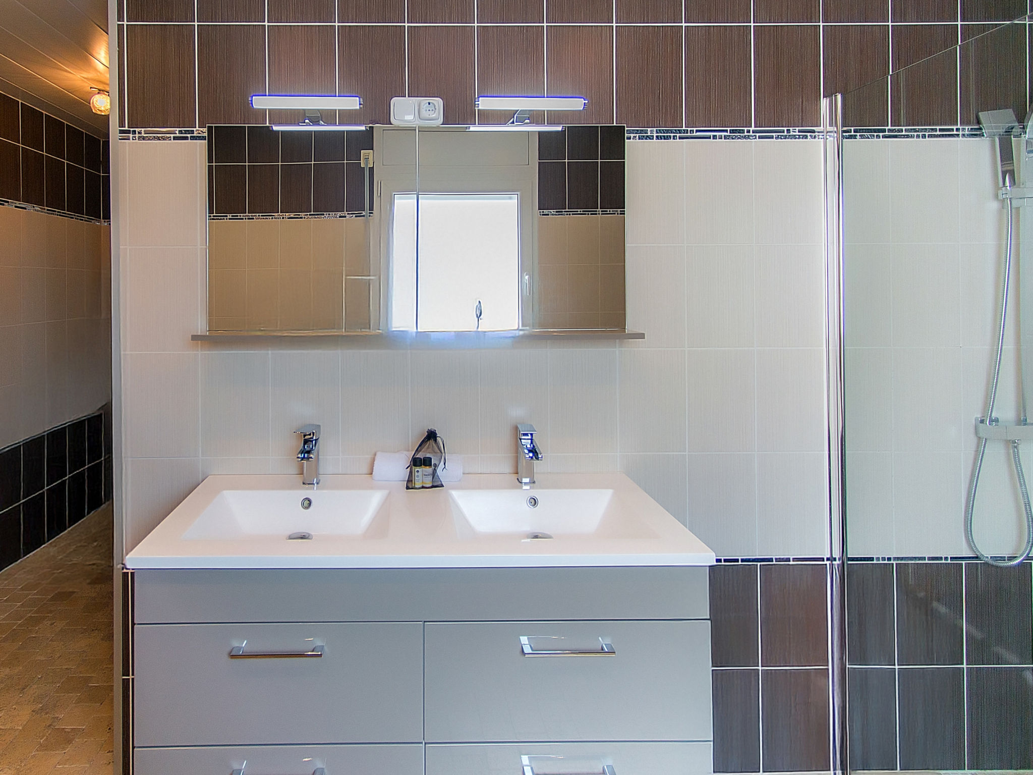 Photo of WELCS CASA 111 EMP con piscina