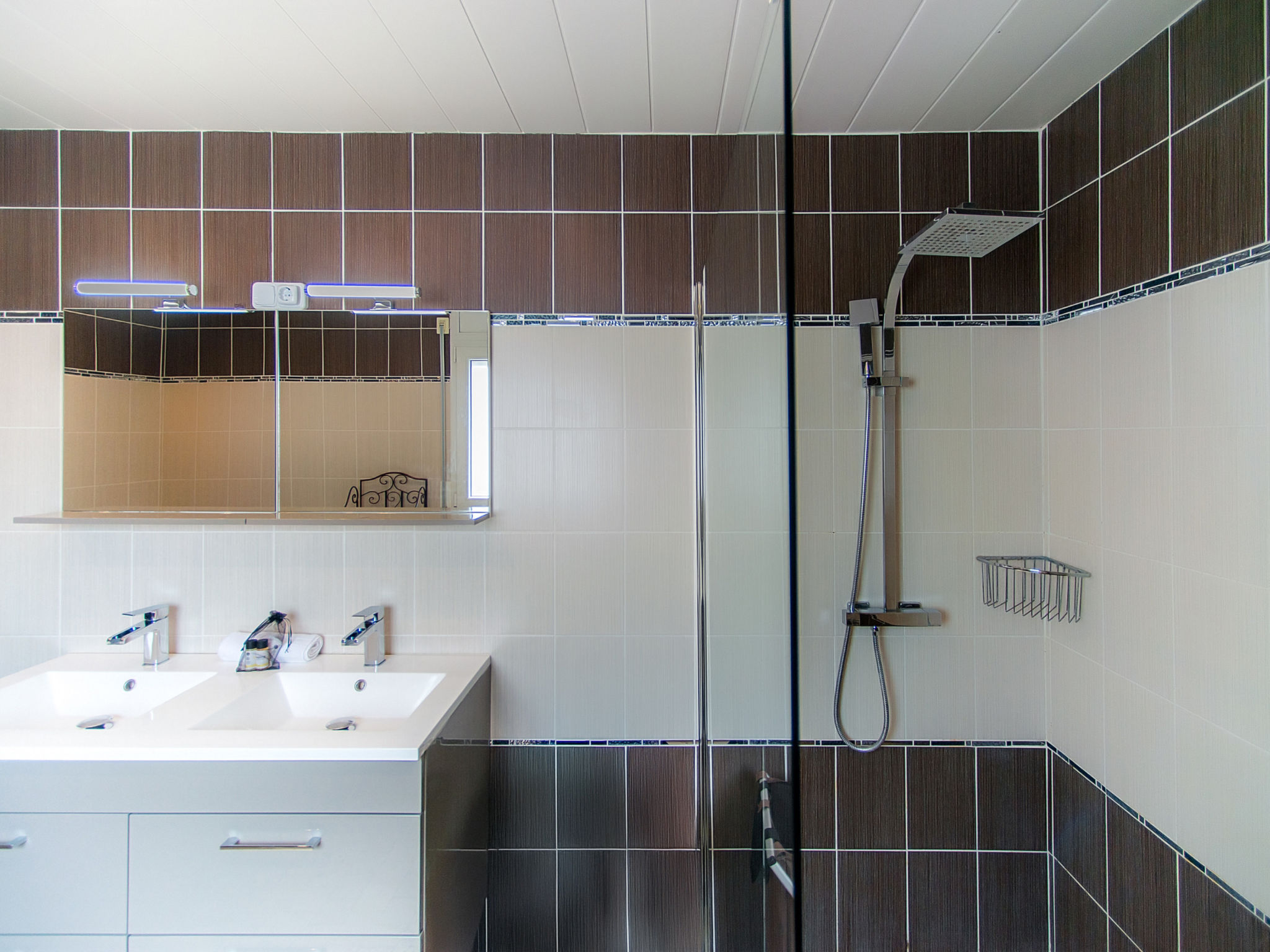 Photo of WELCS CASA 111 EMP con piscina