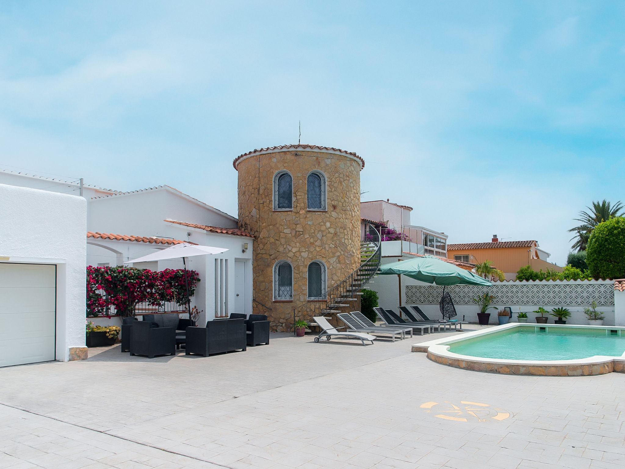 Photo of WELCS CASA 111 EMP con piscina