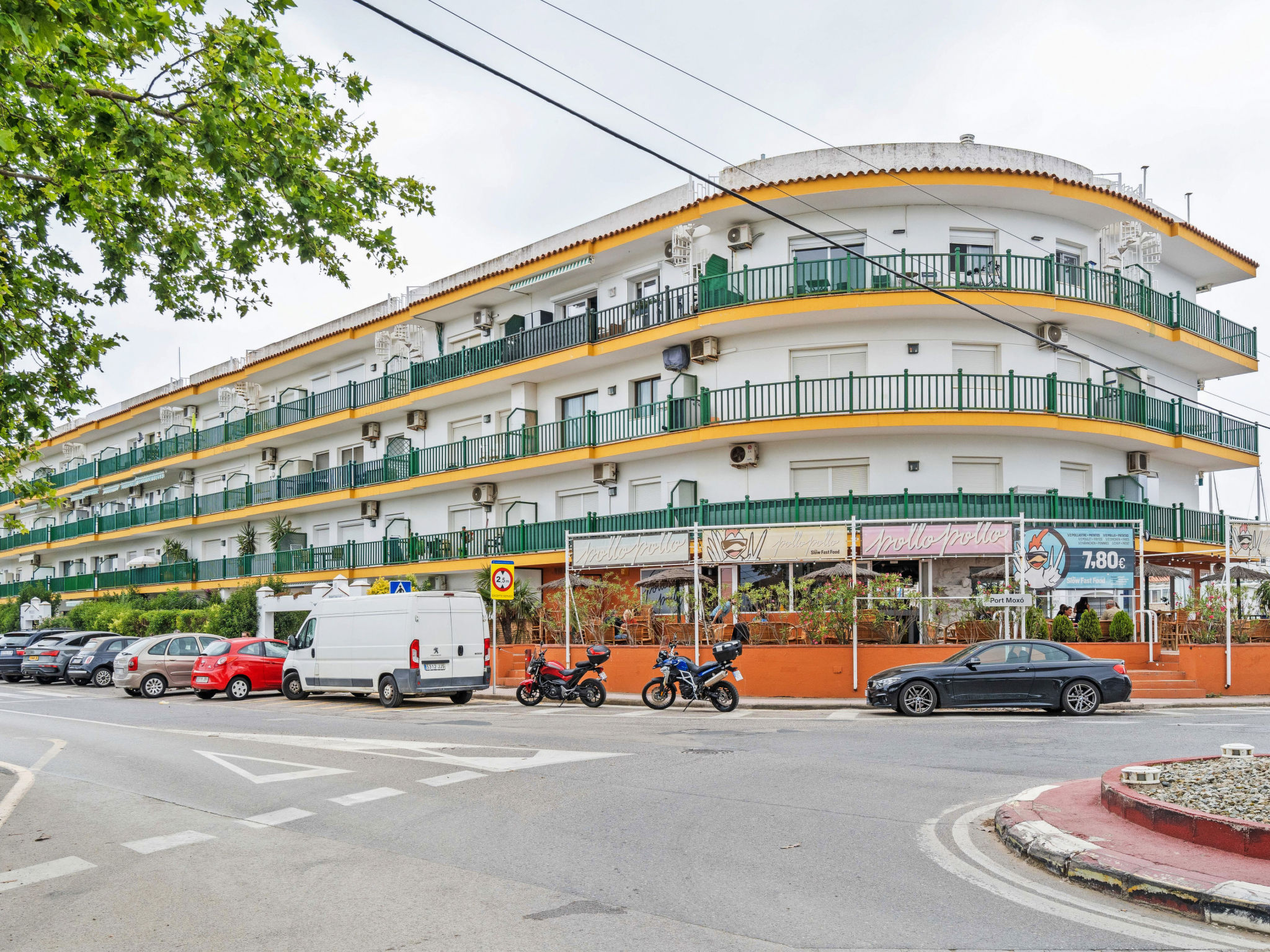 Photo of WELCS APARTAMENTO 080 EMP cerca de la playa