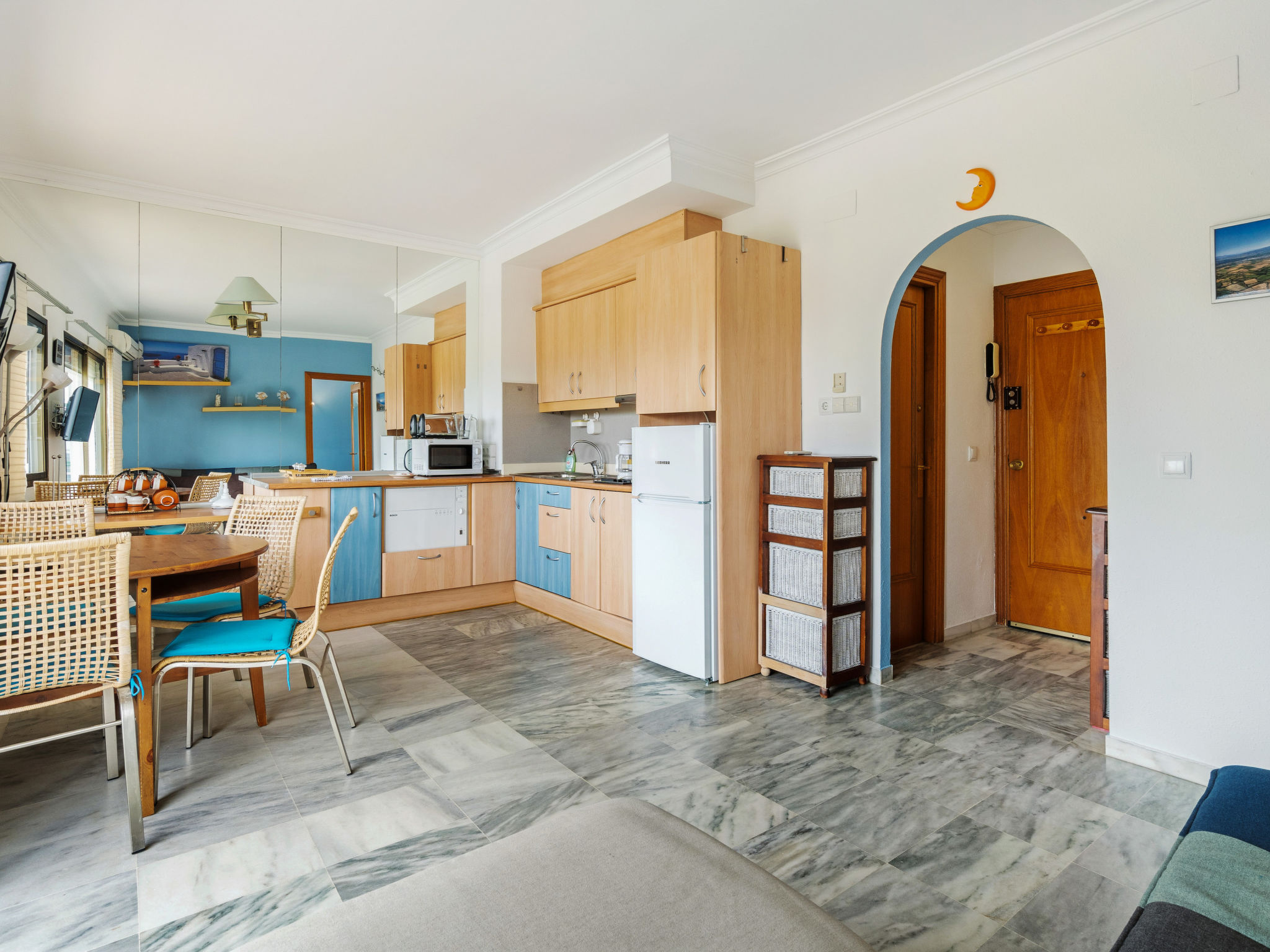 Photo of WELCS APARTAMENTO 080 EMP cerca de la playa