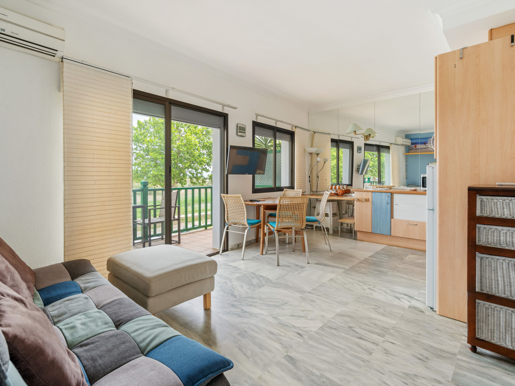 Photo of WELCS APARTAMENTO 080 EMP cerca de la playa