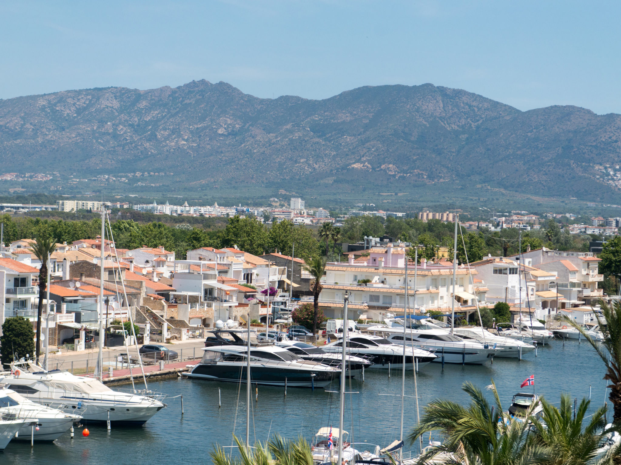 Photo of WELCS APARTAMENTO 264 EMP con vistas al canal