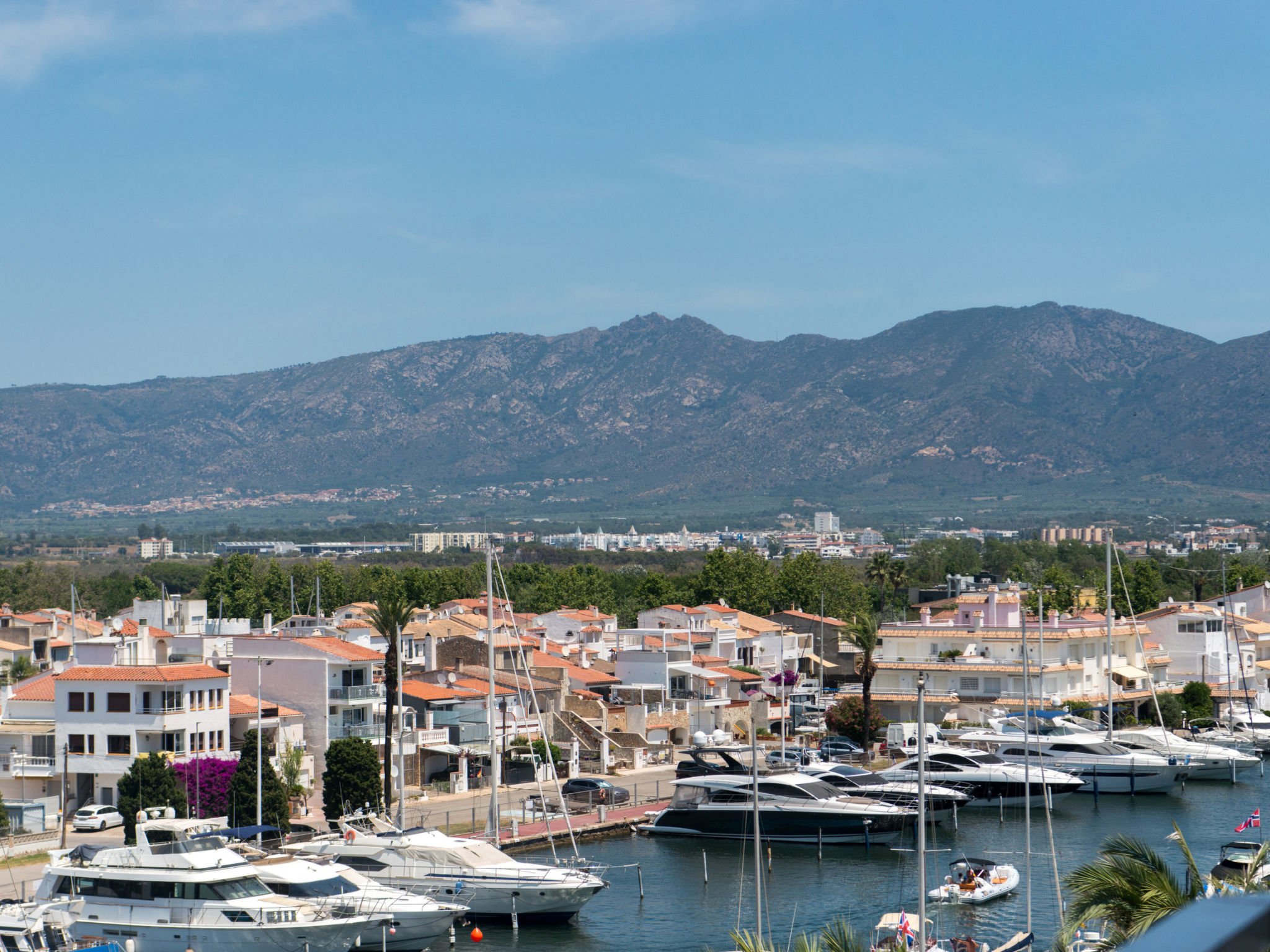 Photo of WELCS APARTAMENTO 264 EMP con vistas al canal