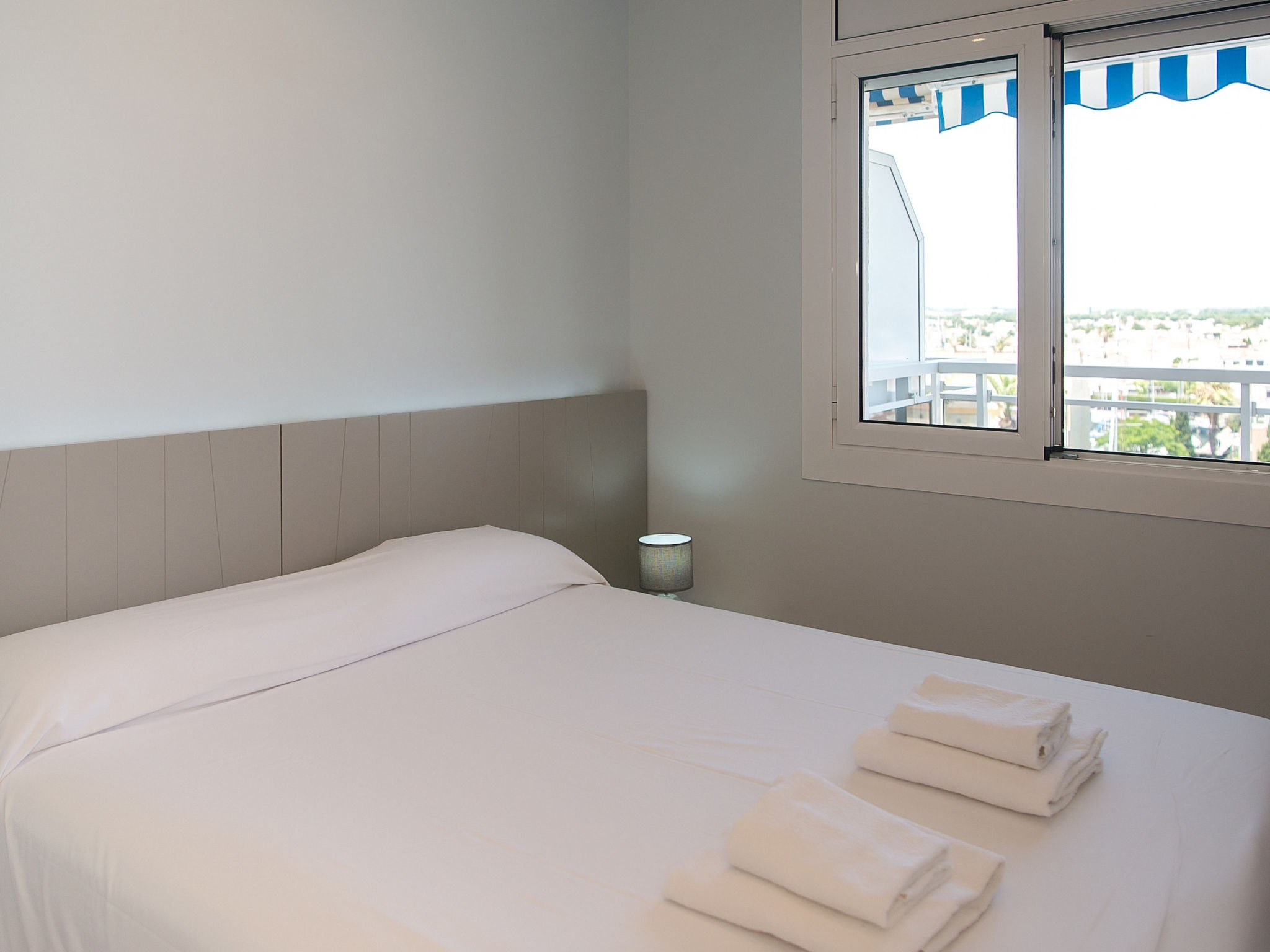 Photo of WELCS APARTAMENTO 264 EMP con vistas al canal