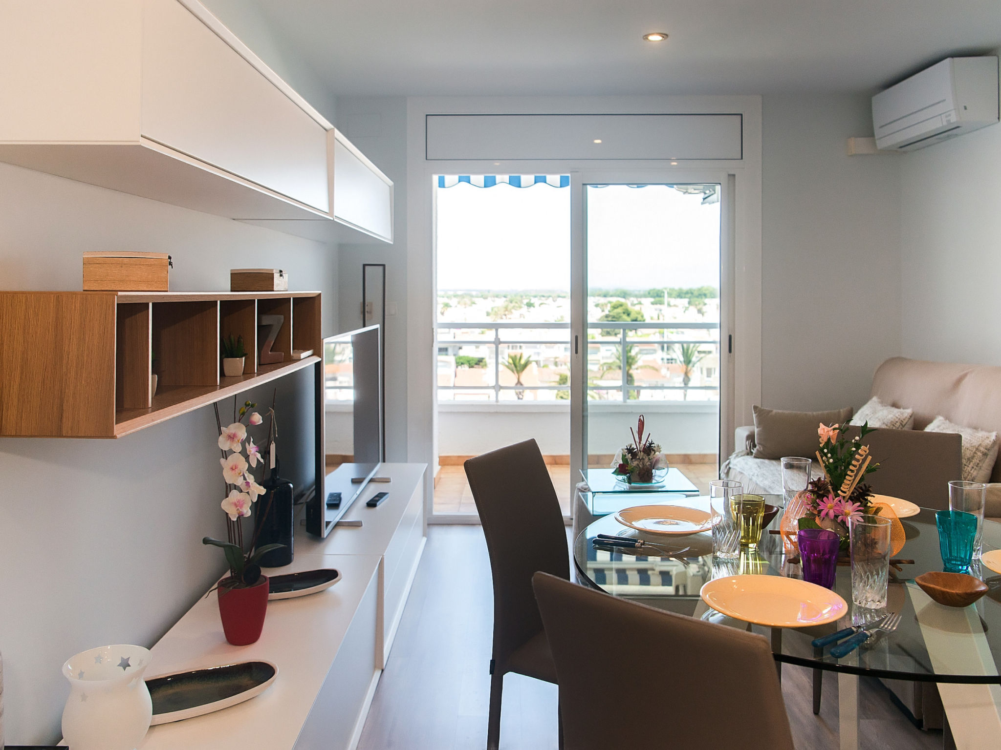 Photo of WELCS APARTAMENTO 264 EMP con vistas al canal