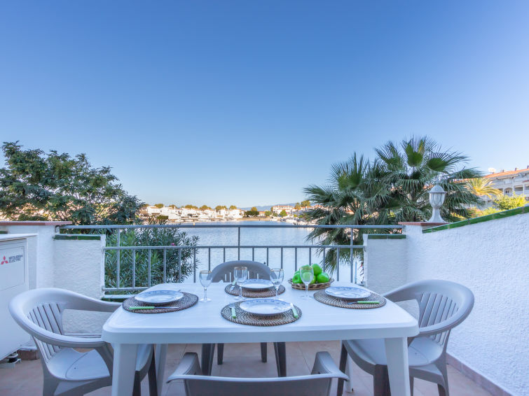 Sant Maurici Apartment in Empuriabrava