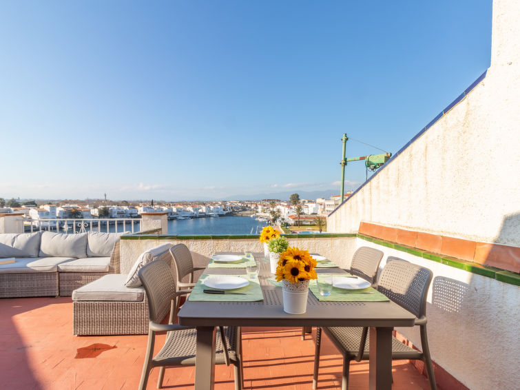 Sant Maurici Accommodation in Empuriabrava