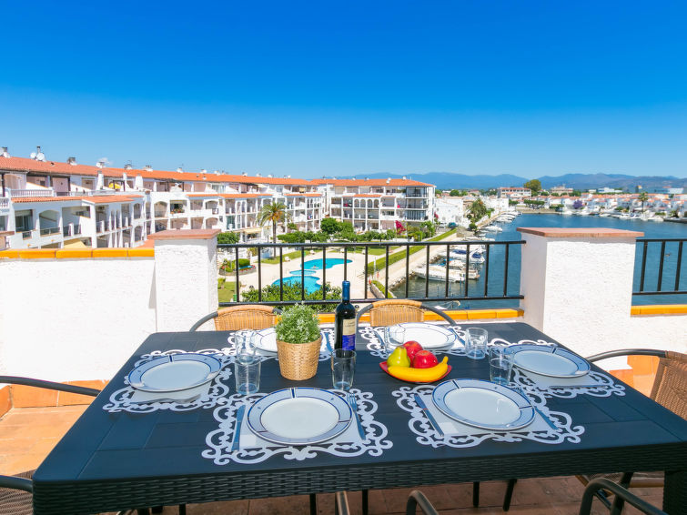 Sant Maurici Accommodation in Empuriabrava