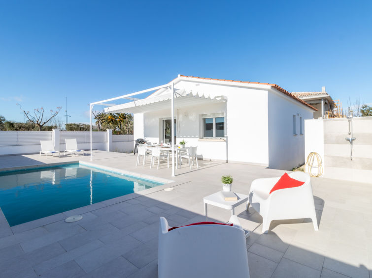 Search and Stay destination Castelló d'Empúries, CT - Spain from AU$ 430. Blanca