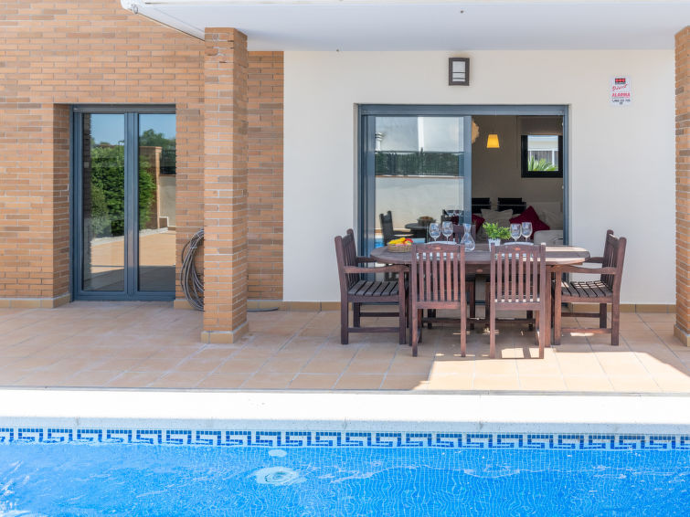 Search and Stay destination Empuriabrava, CT - Spain from AU$ 536. Mestral