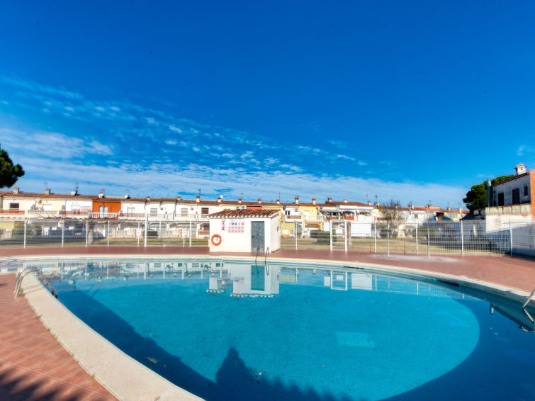 Search and Stay destination Empuriabrava, CT - Spain from AU$ 286. Triangulo