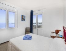 Aan zee: Zonnig appartement met zeezicht in L'Escala - thumbnail 2