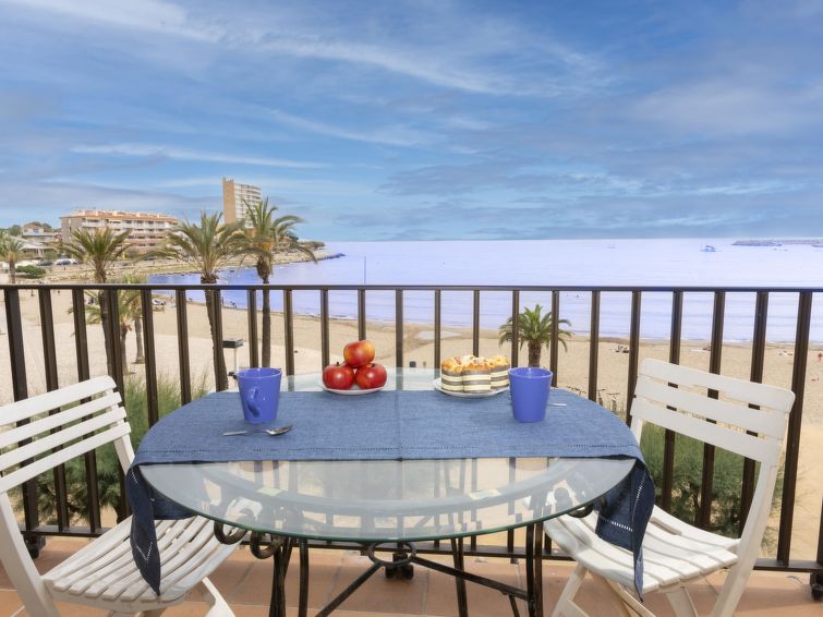 Search and Stay destination L'Escala, CT - Spain from AU$ 240. Riells Platja