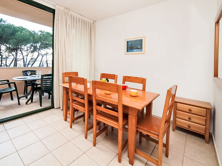 APARTMENT EMPURIES BEACH