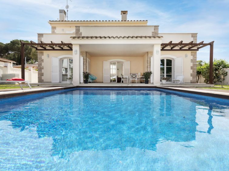 Search and Stay destination L'Escala, CT - Spain from AU$ 340. Feng Shui