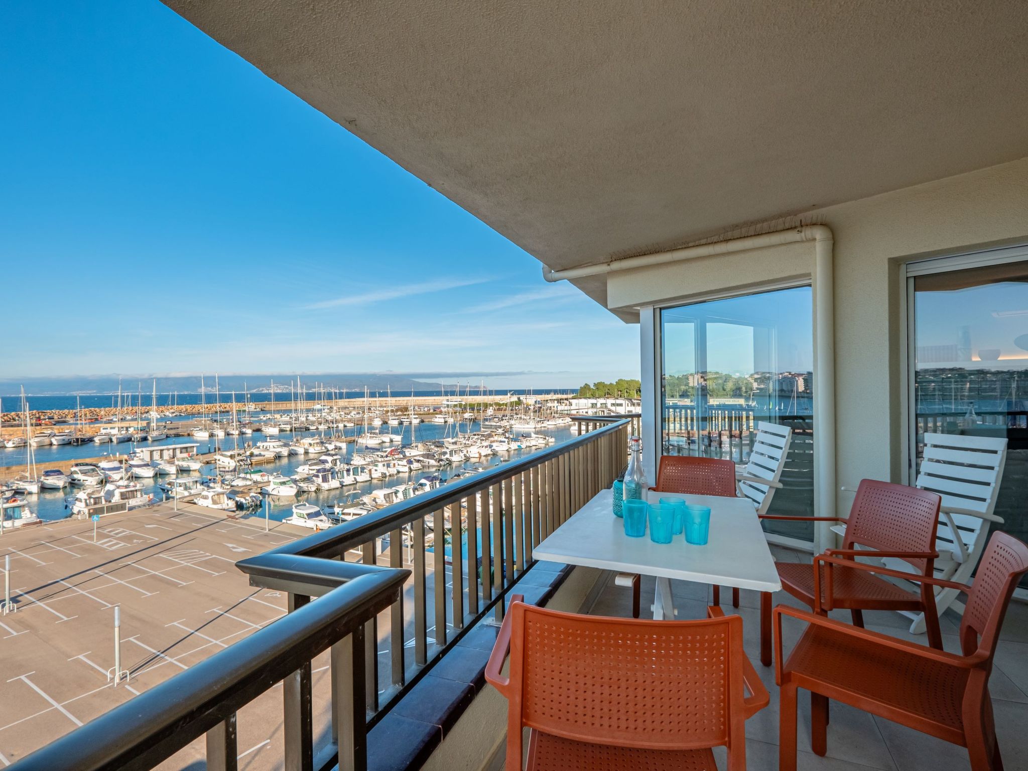 Costabravaforrent Marina, schöne Wohnung in erster Meereslinie