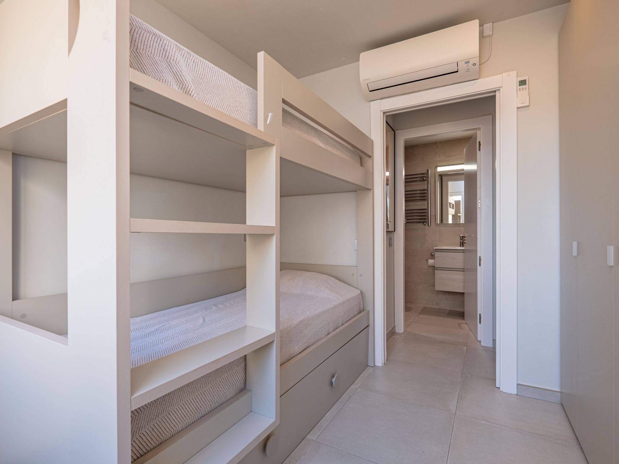 Photo of Costabravaforrent Marina, schöne Wohnung in erster Meereslinie