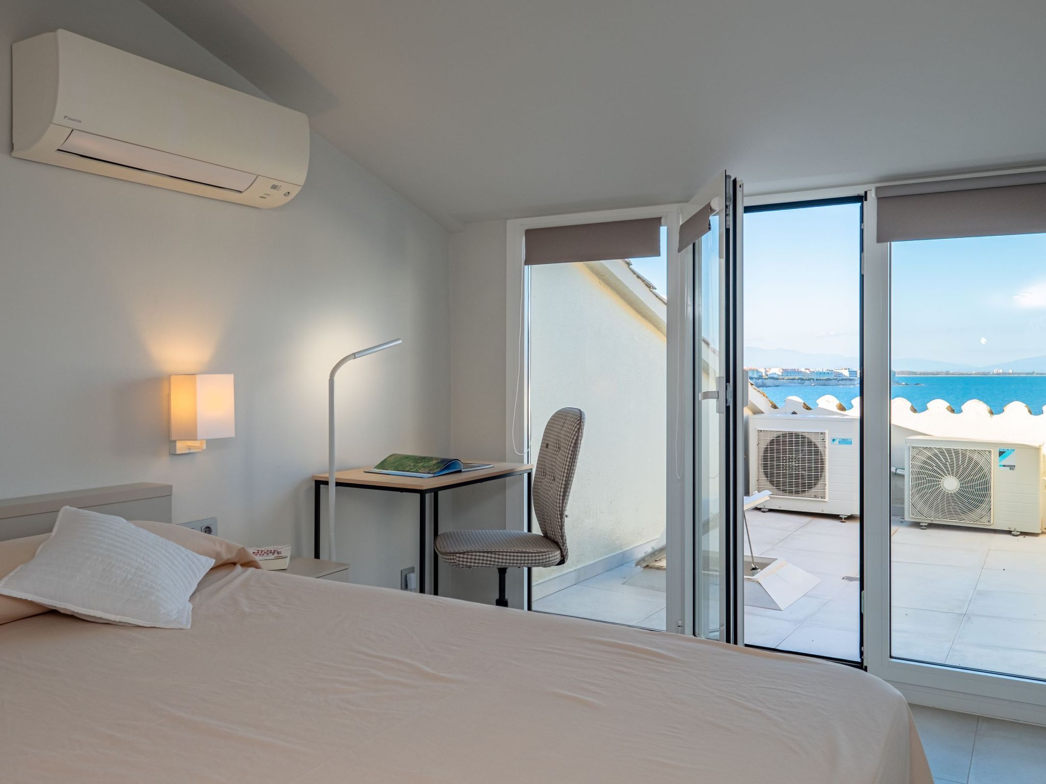 Photo of Costabravaforrent Marina, schöne Wohnung in erster Meereslinie