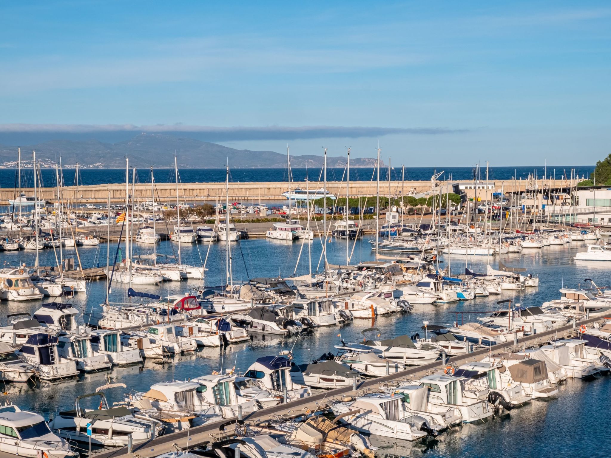 Photo of Costabravaforrent Marina, schöne Wohnung in erster Meereslinie