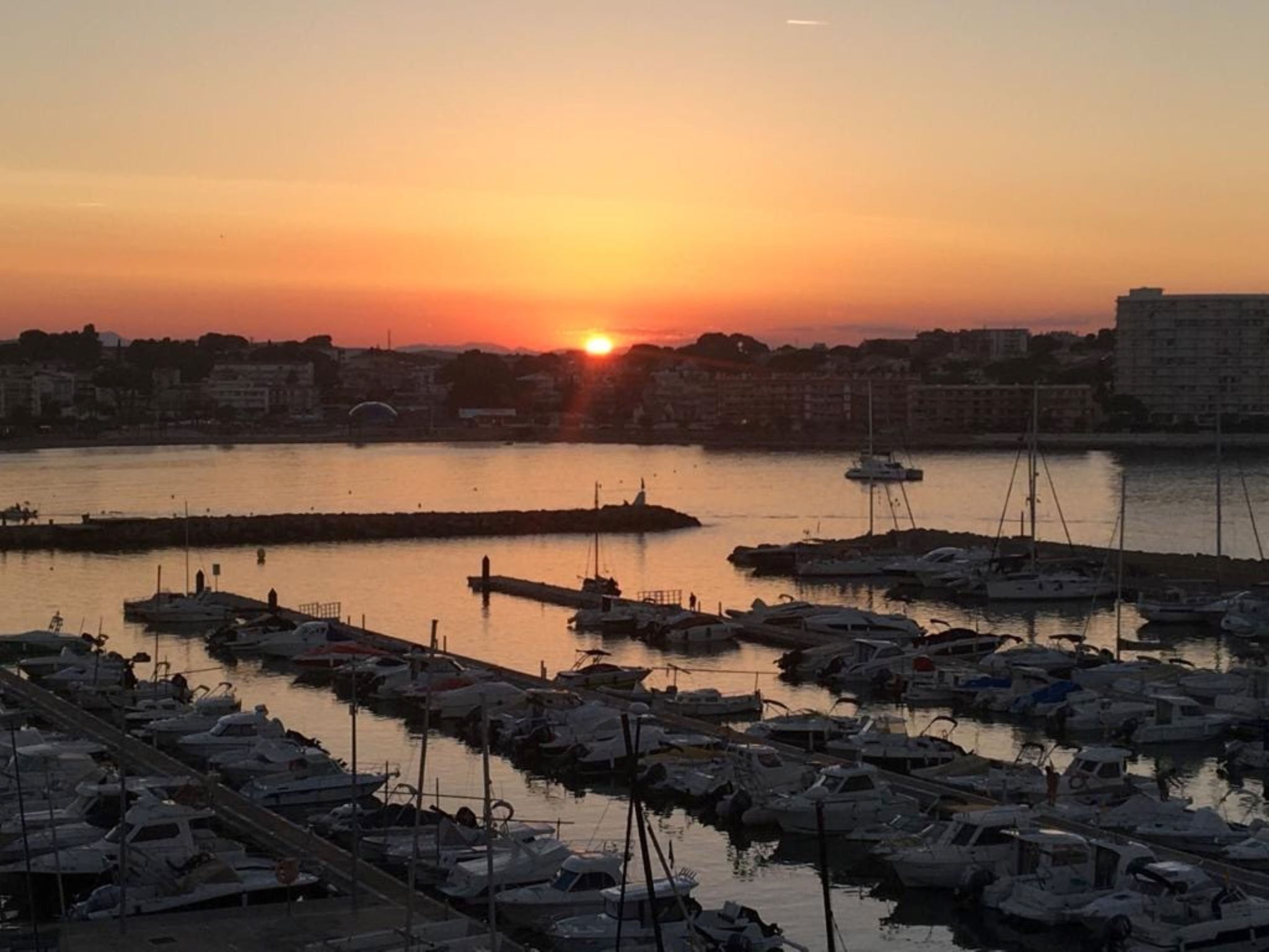 Photo of Costabravaforrent Marina, schöne Wohnung in erster Meereslinie